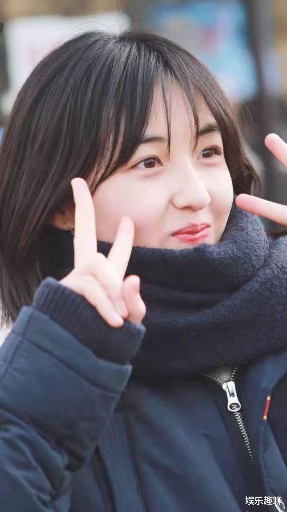 孙嘉璐|张子枫清纯认识塌陷,恋上群渣遭质疑,难道清纯是装的?