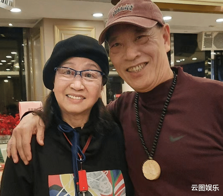 杨迪|上百位香港动作演员聚会,包餐厅吃饭舞狮太热闹,不见成龙洪金宝