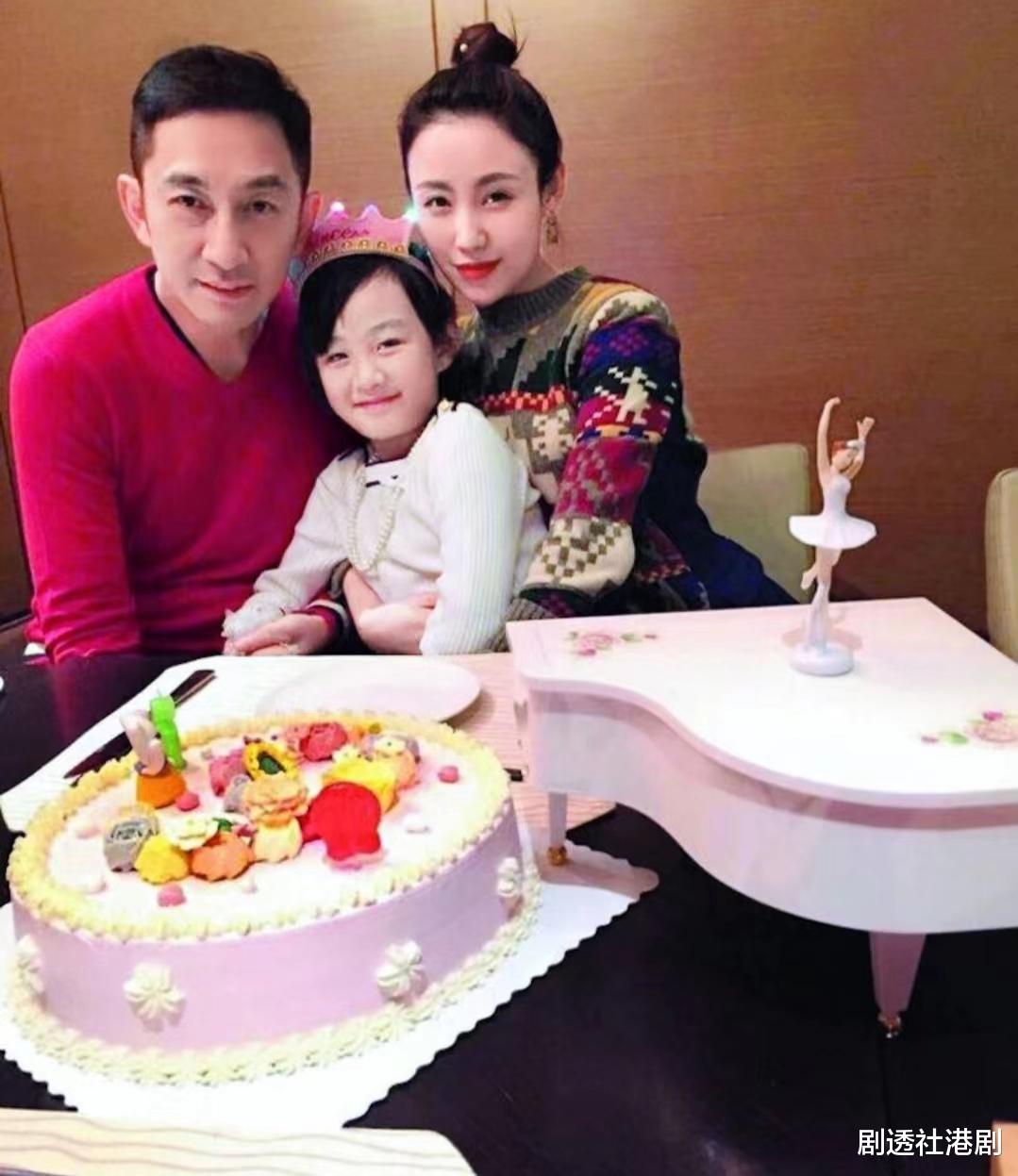 吴启华|贵气！知名港星13岁女儿读国际学校学费超21万，条件优越引羡慕