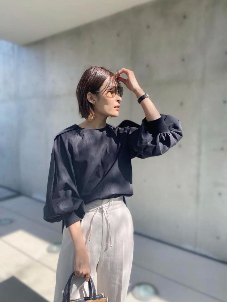 短发 40岁以后剪短发没有女人味?学这位日系博主这样打扮,优雅又知性