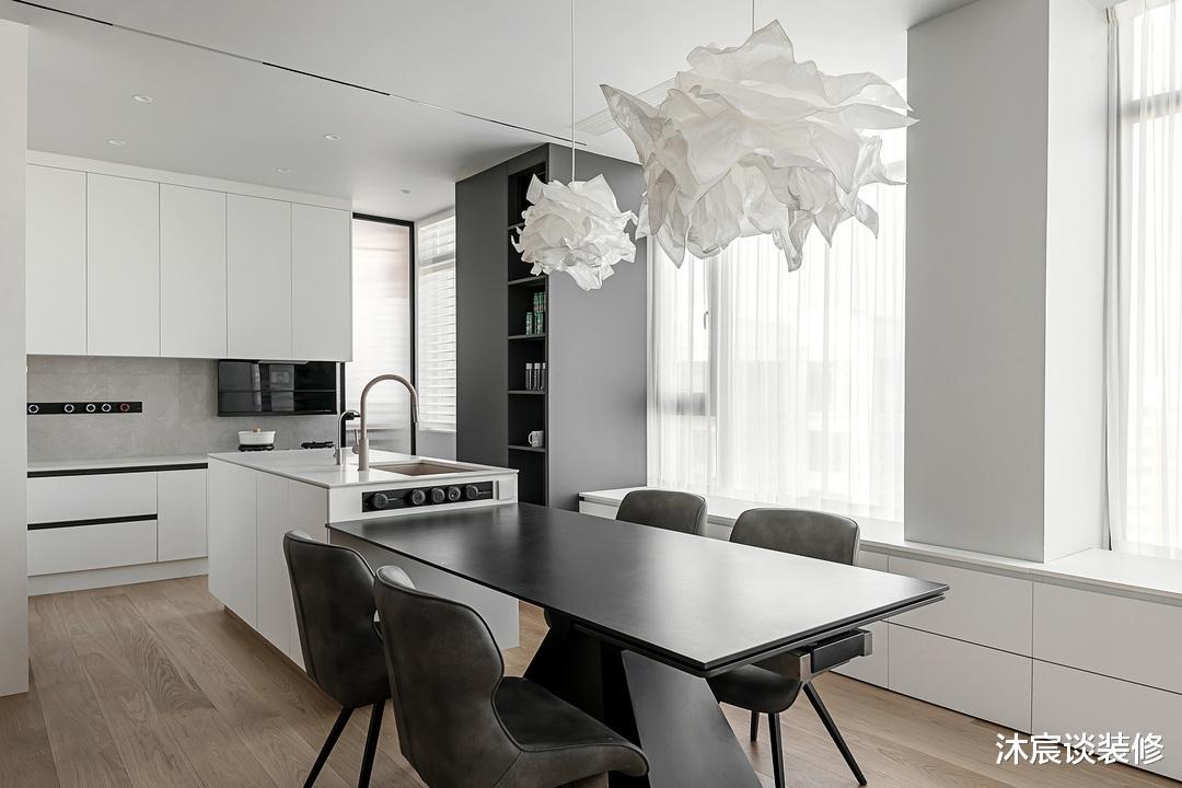 拆掉两间房当餐厅,不要客厅改亲子区,这套装修真是让我长见识了