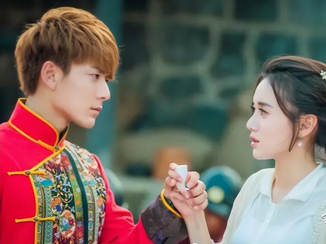 毛晓彤|毛晓彤:原生家庭受过苦难,婚姻里唯唯诺诺,也换不来老公的忠诚