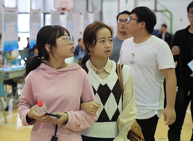 招聘|懂的都懂!中铁三局文员招聘要求“身材好”,官方解释更让人迷惑