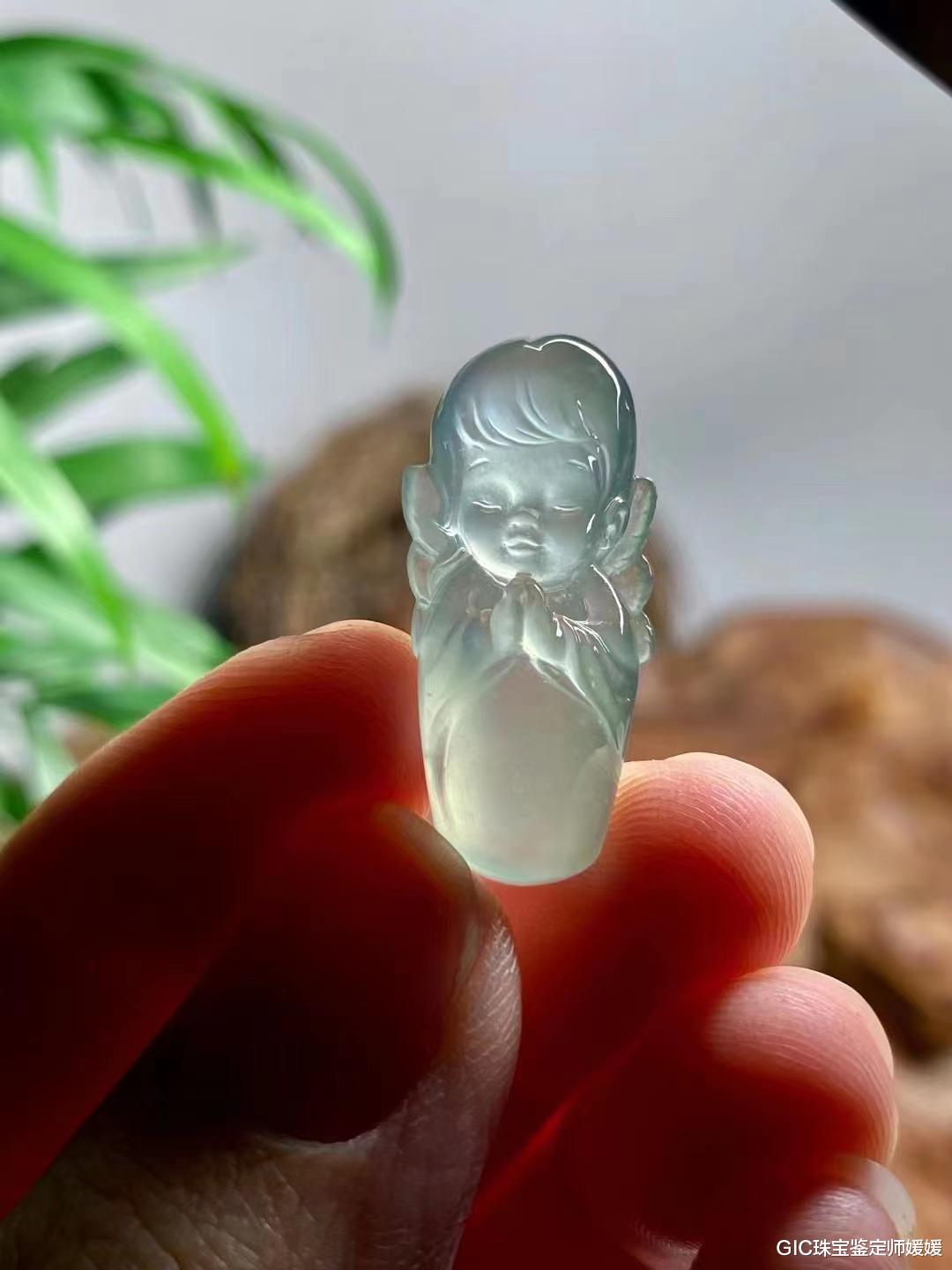 梅花|当西方的寓言人物出现在翡翠中,是怎么样的一种美?颠覆你的认知