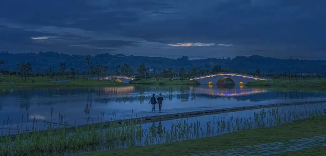 |爱上彭山夜色，100个理由都不够！