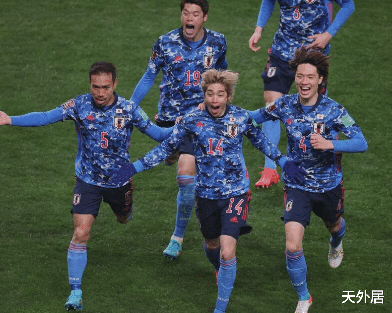 日本队|无缘提前出线！小组第一0-2输了，日本打乱格局，国足变生死判官