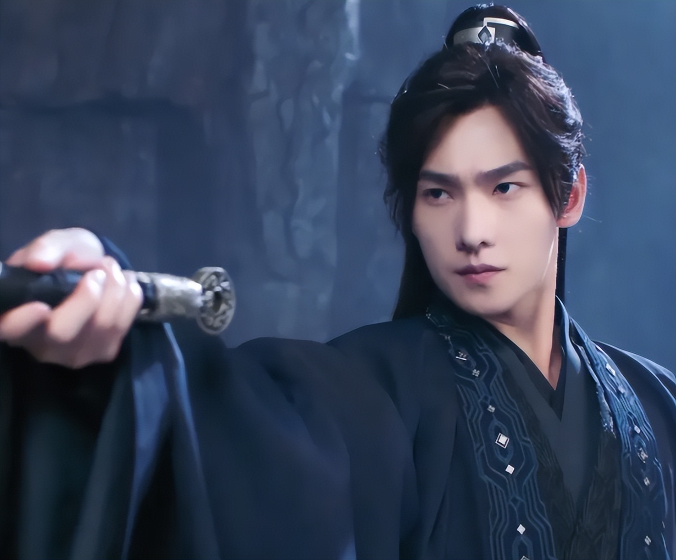 祝卿好|明明是同一个人，演完《镜·双城》又演《祝卿好》，差点没认出来