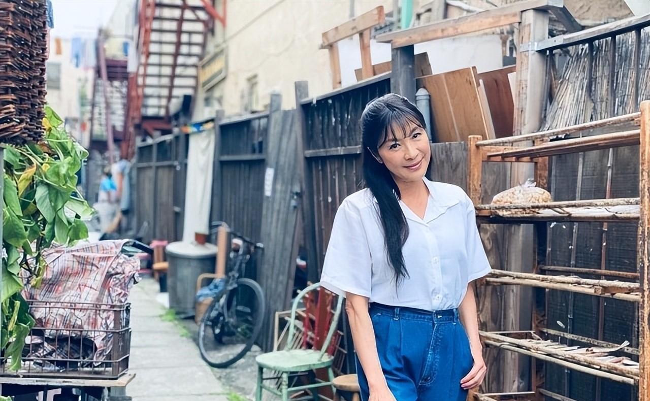 杨紫琼|杨紫琼夺金球影后感言被打断,霸气回怼:闭嘴!我可以痛扁你