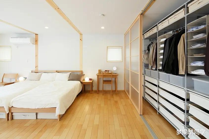 看完日本的衣柜，立马想回家拆了重装，不要隔板，使用更加灵活