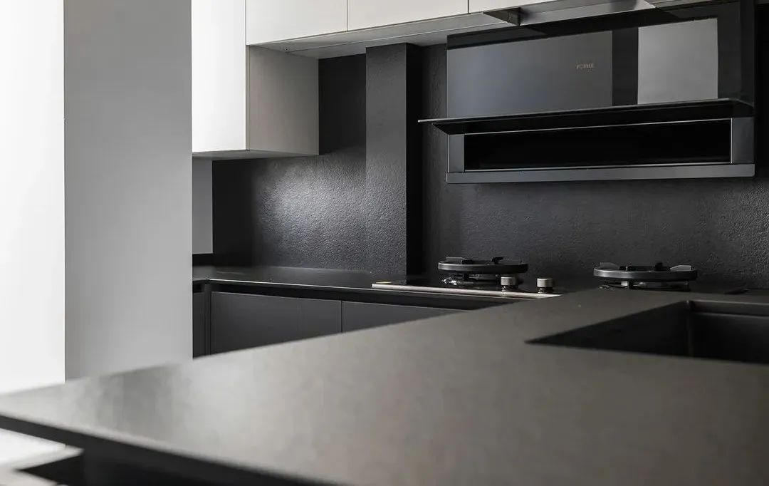 150㎡灰色极简主义,微水泥与木质的完美搭配!