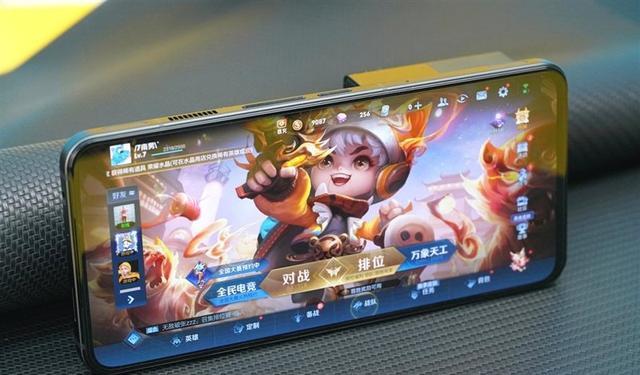 努比亚|24G+1TB终于有货，7499的售价，6.8寸大屏+4nm处理器，太强了