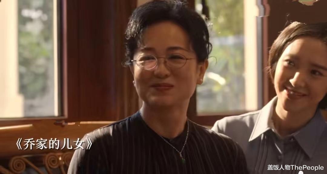 风华绝代|剧里土气十足的大妈，年轻时个个是风华绝代的大美人，差距太大了
