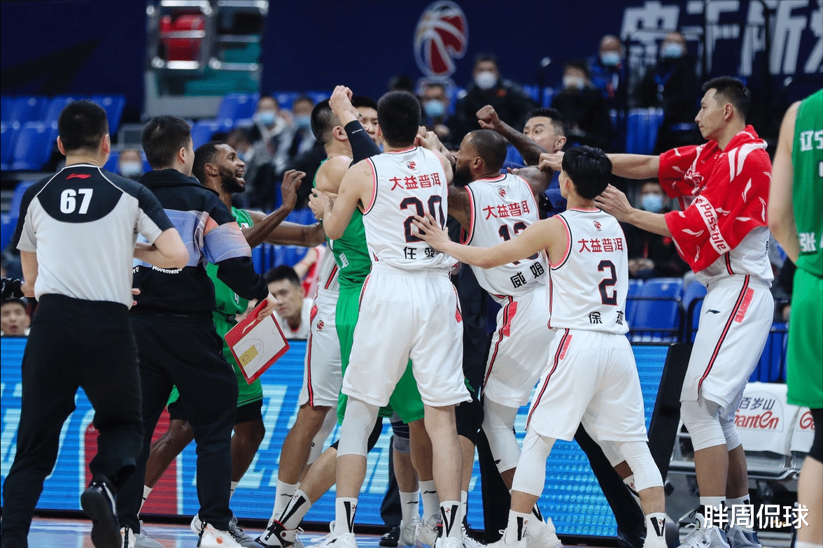 索尼·威姆斯|韓德君威姆斯沖突后，趙睿罕見發(fā)聲，18個字讓人肅然起敬