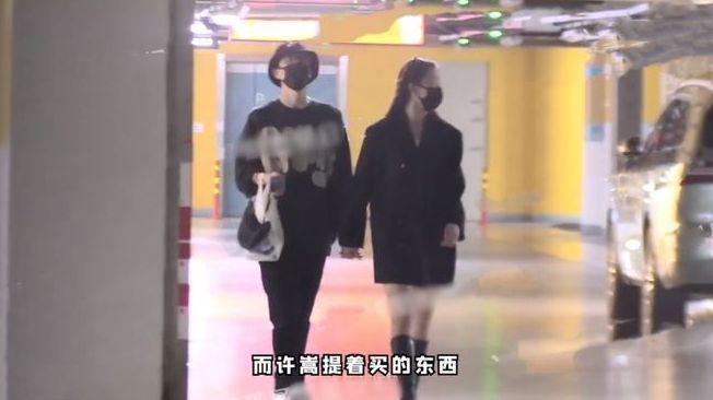 许嵩|许嵩女友身份被扒，疑似主持人冯禧，女方曾说过许嵩是她的偶像