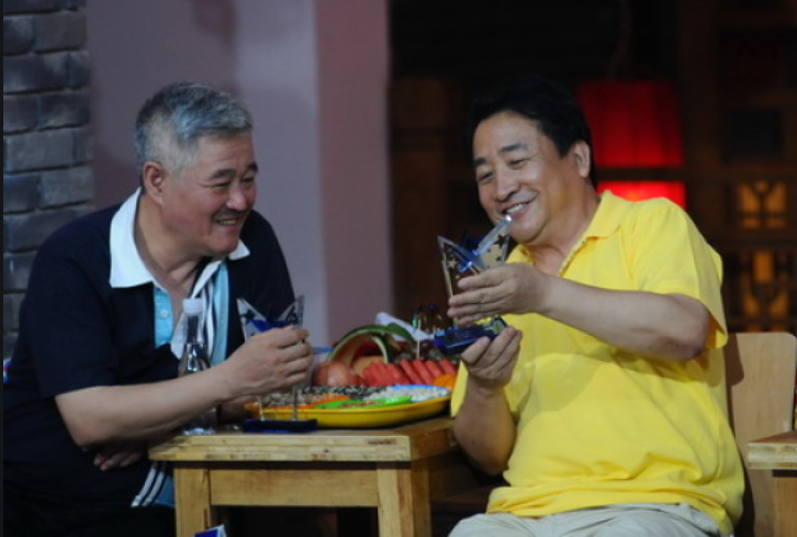 姜昆|72岁姜昆“侃球直播”停了，收视惨淡、不专业、要礼物被嘲跌份儿