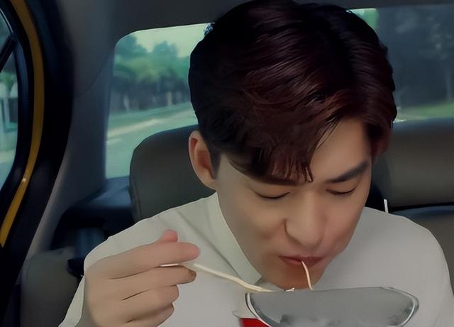 张颂文|拍戏20多年买不起房,张颂文的窘迫,撕下了娱圈天价片酬的遮羞布