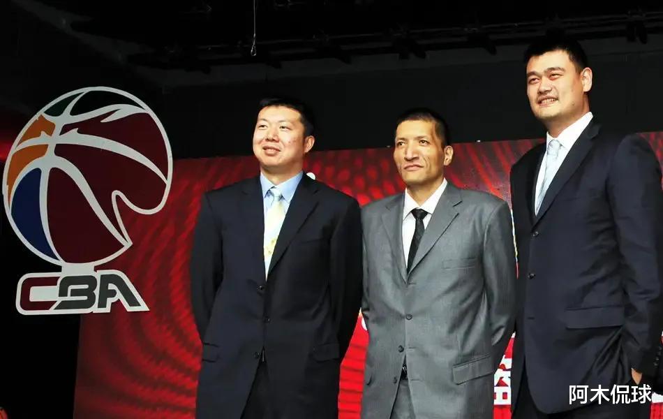 姚明|大学生狂赞姚明，CBA球迷却强烈要求姚明下台别祸害联赛，姚明做错了吗