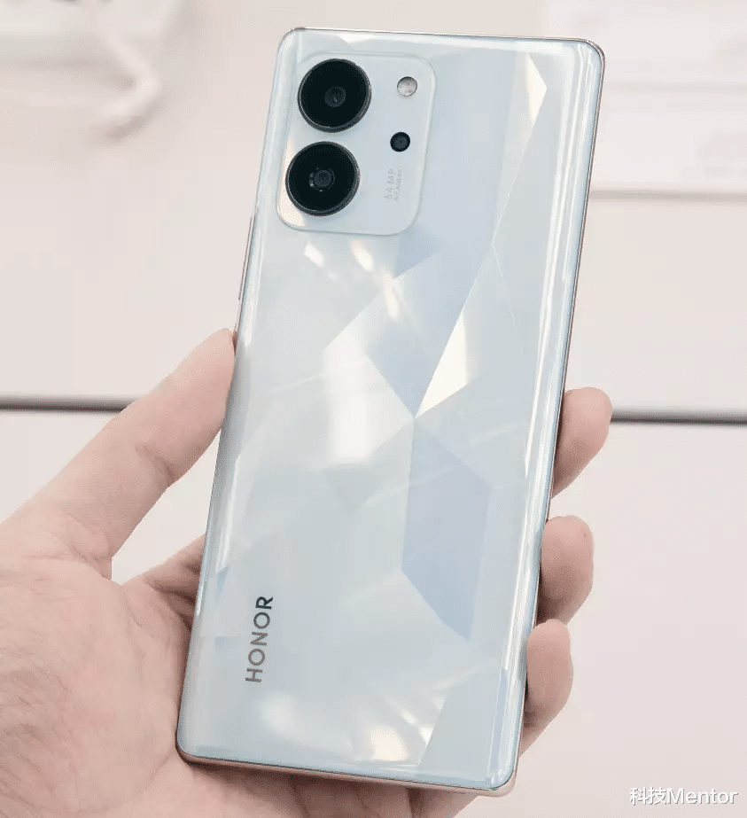 华为荣耀|荣耀80全系真机上手照，三款机型三个设计，荣耀这次用心了！