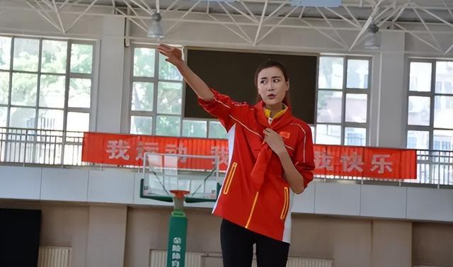 许诺|35岁许诺近照曝光！穿搭清爽靓丽，肤白貌美，择偶标准让人止步