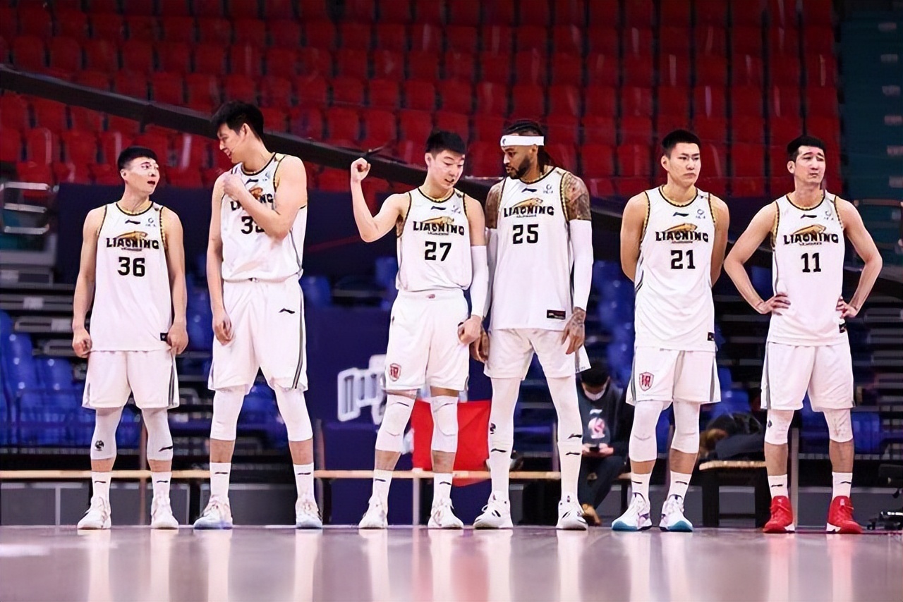 辽宁男篮|3米76！2米13！身体天赋不输周琦！场均1+1，才23岁就被彻底弃用