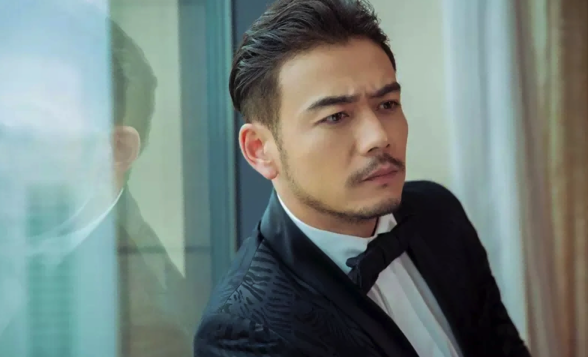 杨洋|同为“西装男神”,把杨洋肖战和靳东张晋放一起,差距就出来了