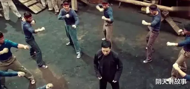 甄子丹|甄子丹街斗能一个打九个，却被陈惠敏质疑个子小，不够大个子打