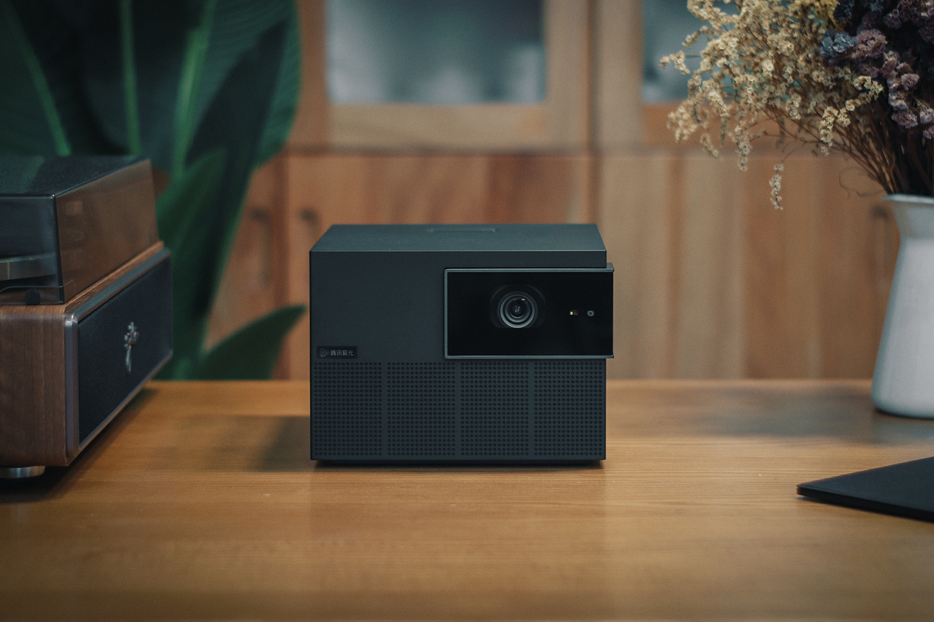 腾讯|休闲娱乐有一套，畅享大屏的腾讯极光投影P2体验