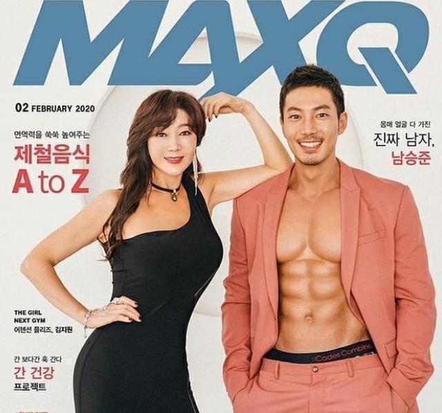 杂志|64岁韩国阿姨与儿子拍杂志封面，被夸年轻，直言：多亏一项运动