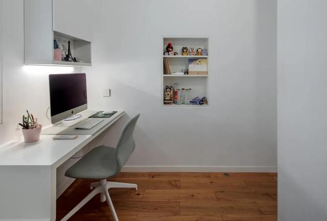 她坚持买下55㎡「老破小」,改造后应有尽有,堪称小户型天花板!