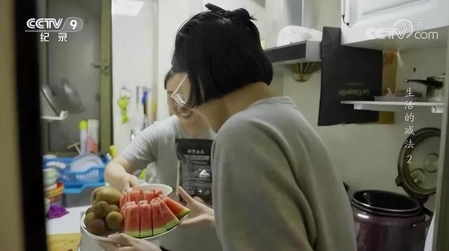 石家庄女孩的断舍离生活火了:88平的家仅有6件家具,常年不消费