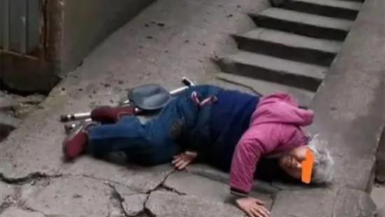 杭州一快递员倒车不小心撞死人，家属算出1092万赔偿，法院怎么判