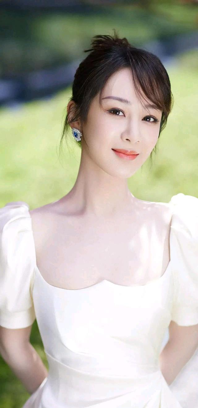 |演员片酬不得使用现金方式支付，必须以本人名义签订