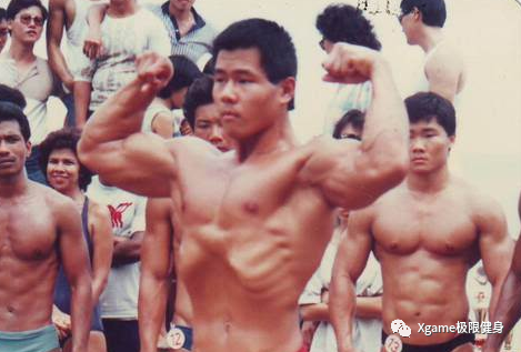 力王|《力王》肌肉男近照曝光,满头秀发不知去向,肌肉大佬越练越秃!