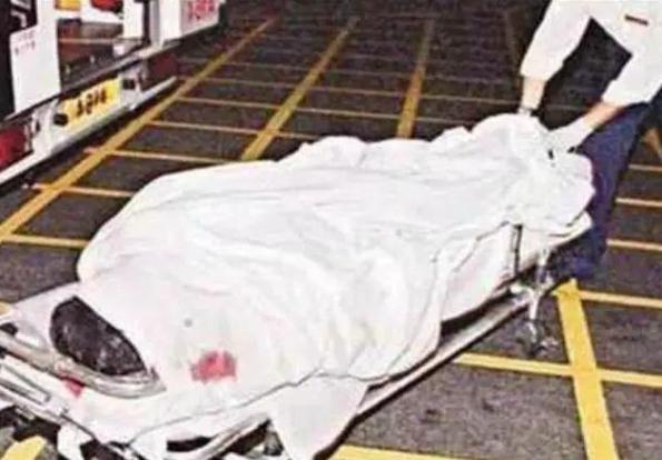 肖战|2003年张国荣从24楼一跃而下,张柏芝自责痛苦:都是我的错……