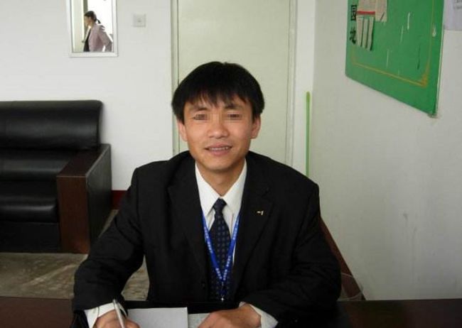 男子给妻子发短信,错发到工作群,隔天到公司后,发现自己升职了