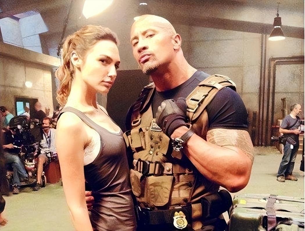 神奇女侠|“神奇女侠”盖尔加朵:10亿少男的梦想,却被骂是毫无演技的花瓶