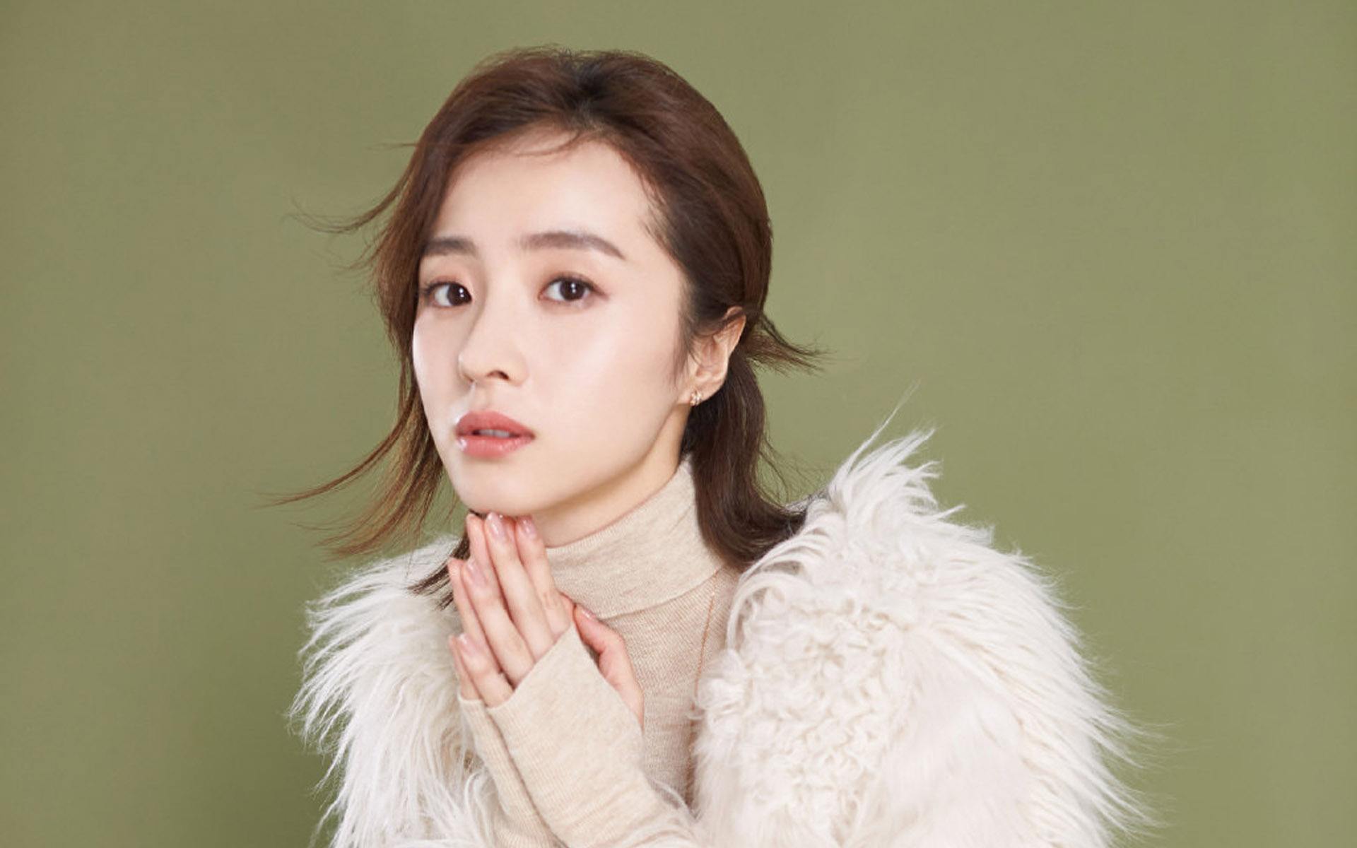 胡冰卿|圆脸小花新剧被撤档?胡冰卿向陈都灵看齐?黄晓明暗恋刘亦菲?