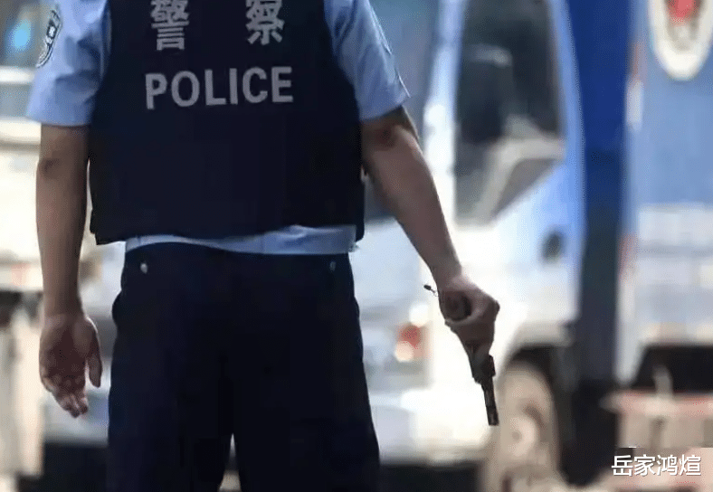 吉世光|2011年已瘫痪刑警在看谍战片，突然就指着电视说：害我的人就是他