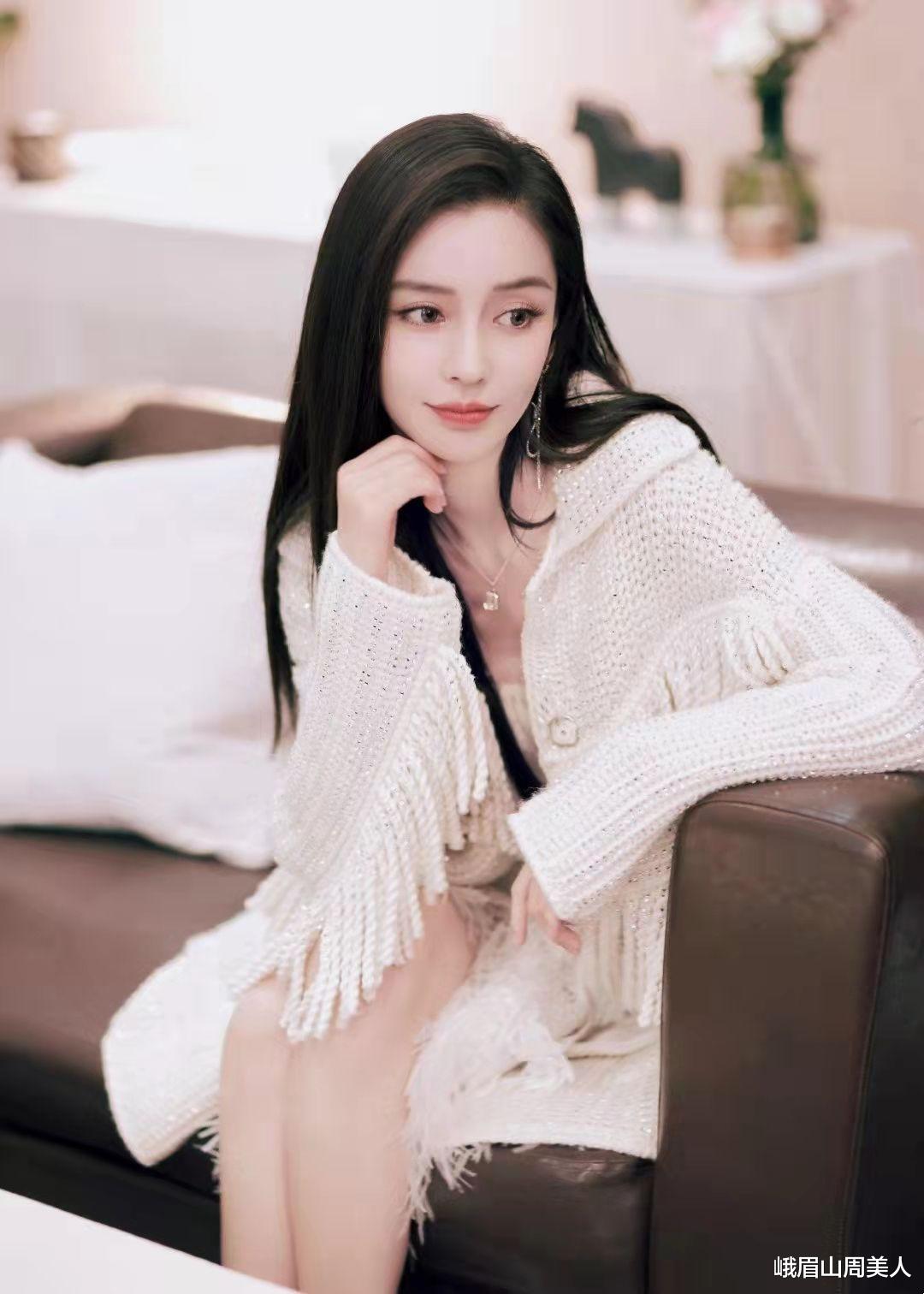 淡妆 ?女人不管出门多赶，尽量化淡妆！记住这3个窍门，简单易学显气色