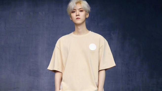 潮牌|鹿晗事件又有瓜：潮牌公司参保人数为0，粉丝替他喊冤被晒单打脸