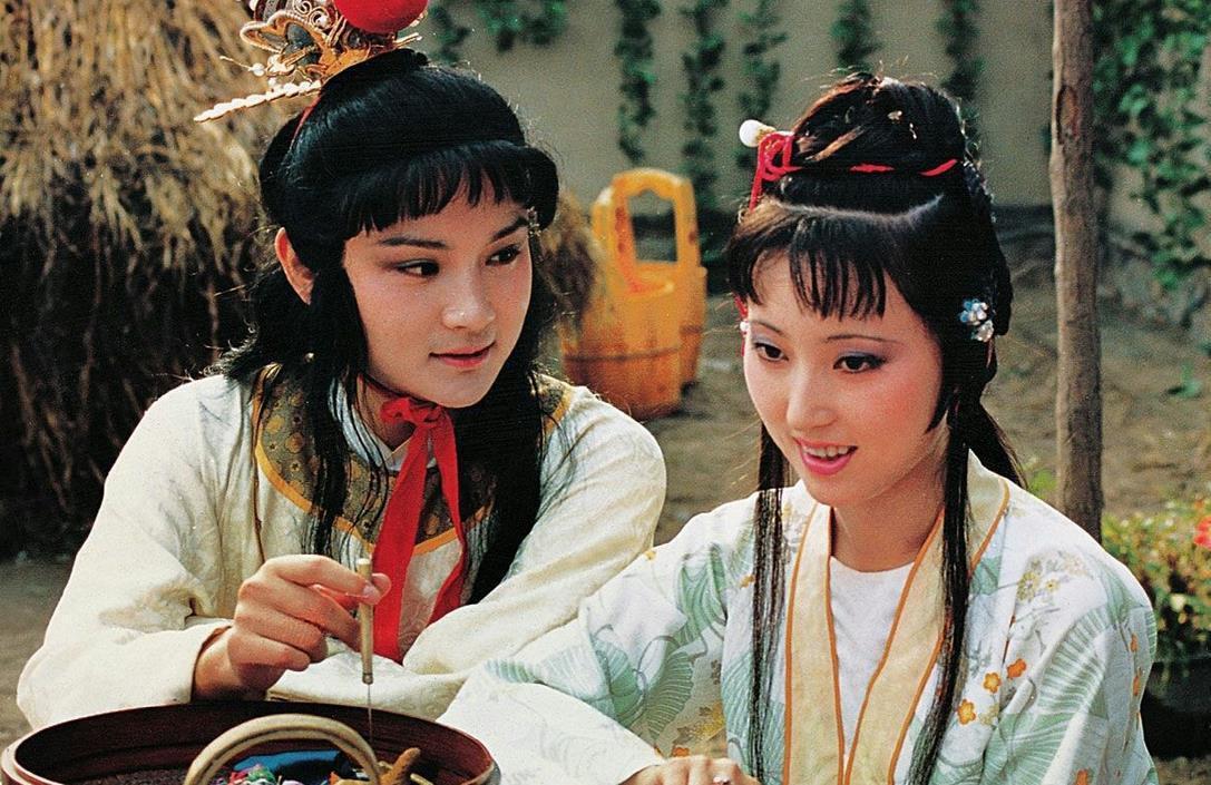 欧阳奋强|演员欧阳奋强：23岁爆红，娶初恋却悲痛丧子，风光背后有眼泪