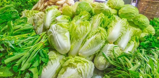 蔬菜|这3种蔬菜可能泡了“保鲜剂”，菜贩子：再有营养也不要给孩子吃
