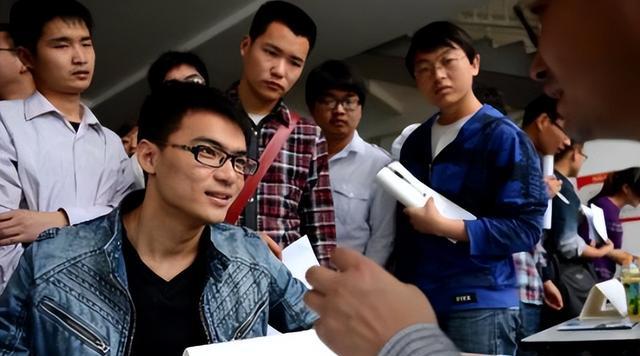 大学生|大学生辛苦考进国企,不到半年就提出离职,原因叫人有些意外