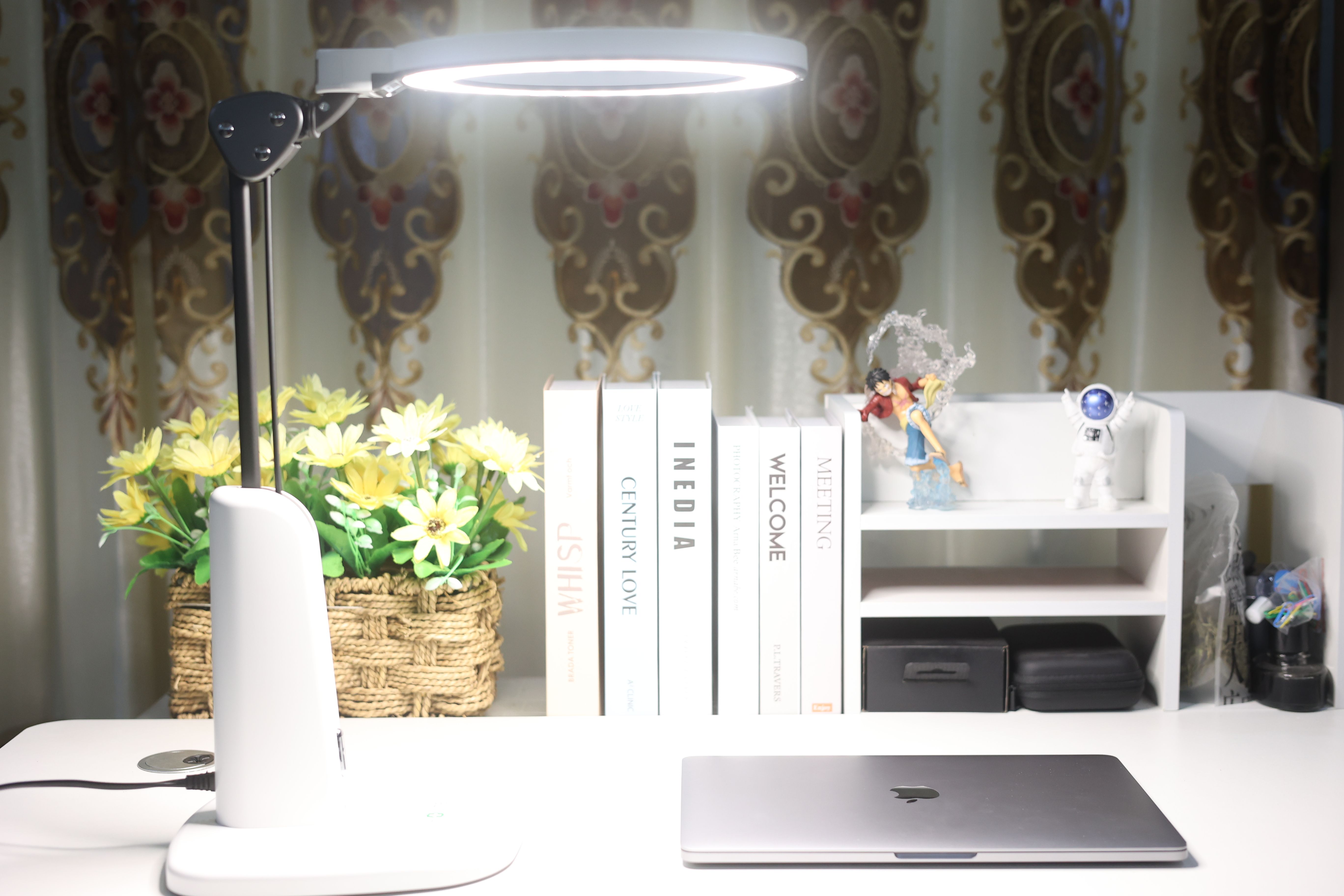 创投圈|108颗灯珠的护眼灯长什么样？爱德华医生天使之光防蓝光护眼台灯测评