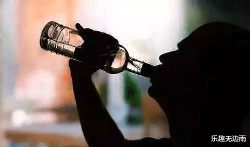 五同事聚餐饮酒 一人因醉酒骑车摔成重伤！起诉其余四人索赔