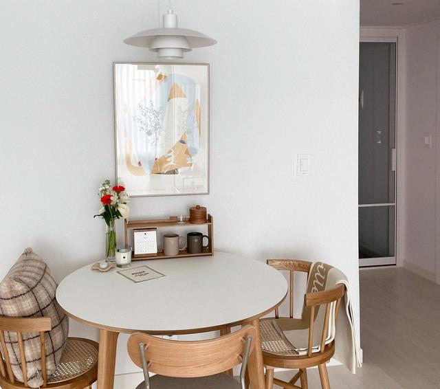 89㎡新房装修没有父母的参与,坚持灰白系搭配,把极简风发挥极致