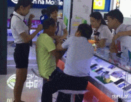 篮球鞋 “帮我取名，我谢您10年蛋糕”