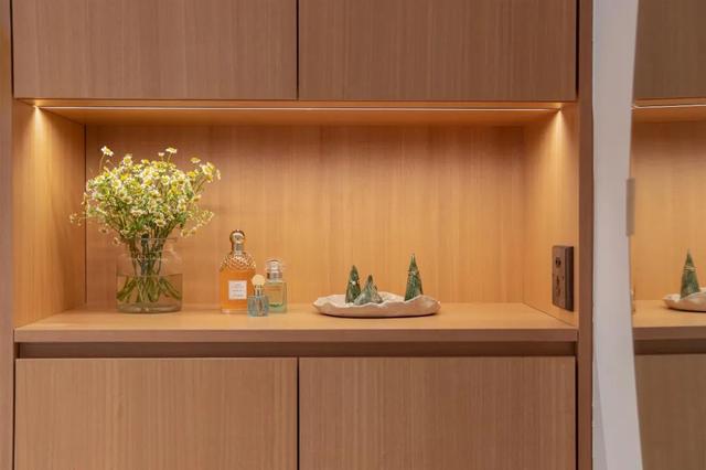 ?小户型进屋就是厅?学她家做“三面式玄关柜”,颜值高又实用!