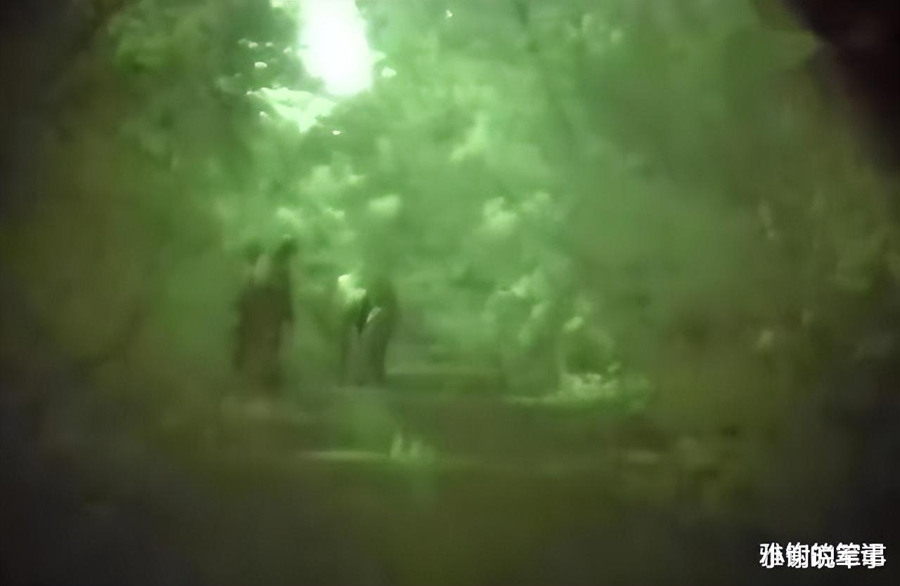 俄乌士兵深夜秘密天价交易?