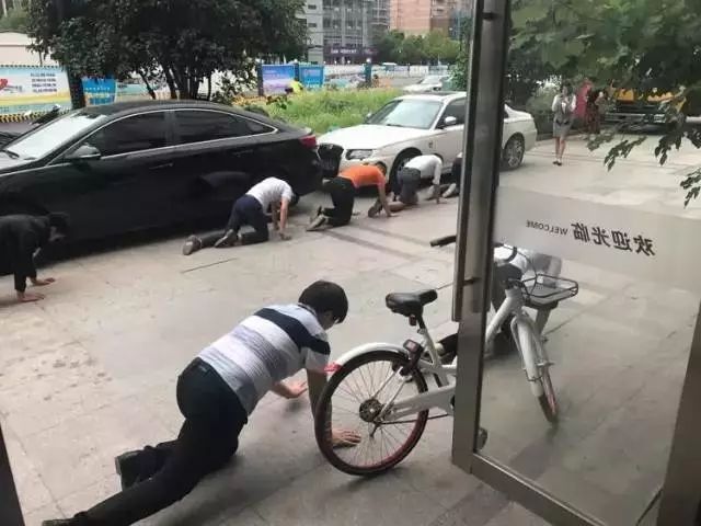 女子回家奔丧,因无视频证明被开除!